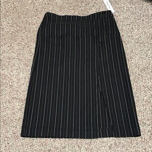 Black /white Pinstripe Women's pencil Skirt with slit at front -nwt